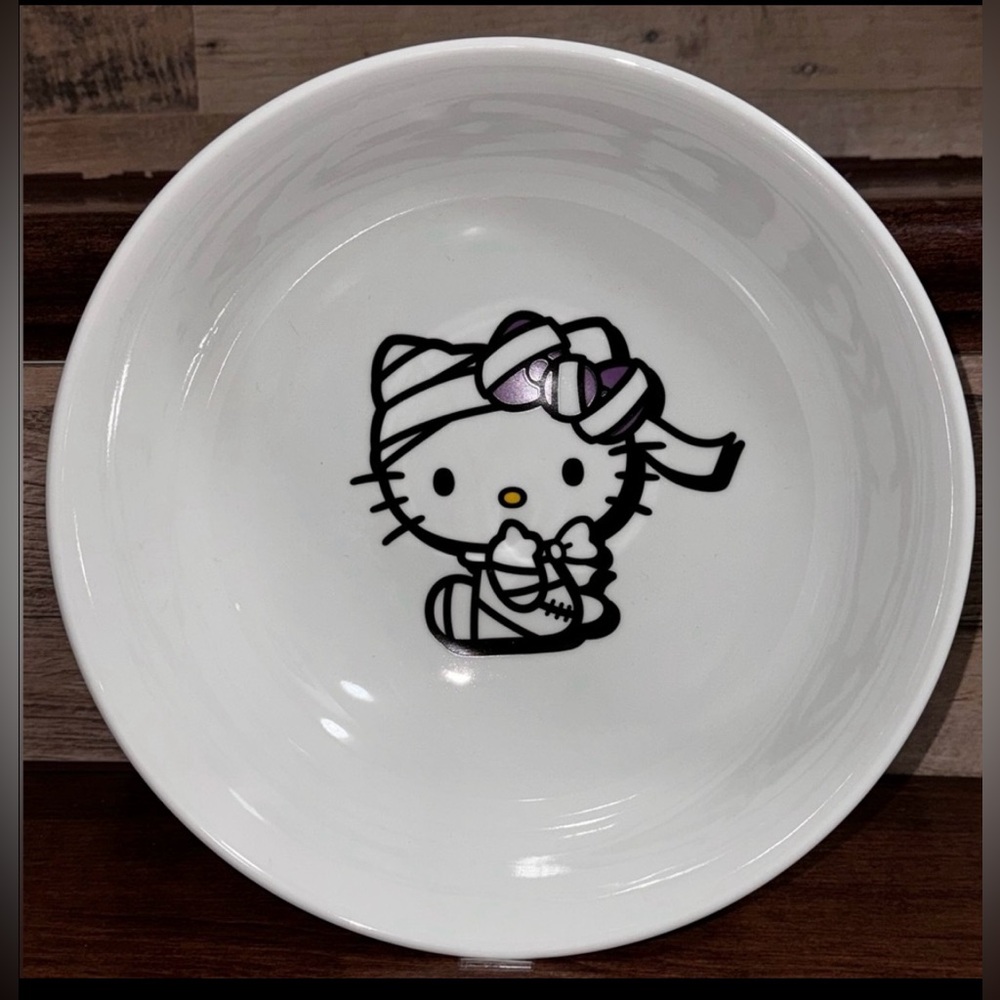 Super Cute 🥰 Halloween Collection Mummy Hello Kitty Ceramic Large Bowl - NEW